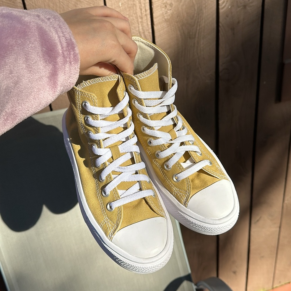 Converse All Star Move Platform LIKE NEW